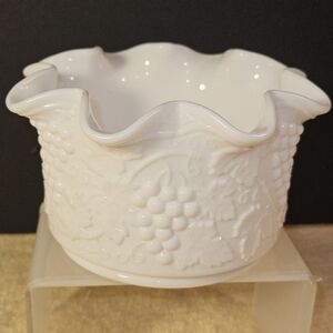Vintage Imperial Milk Glass Bowl Grapevine Grape & Leaf Pattern Ruffled Rim 5"
